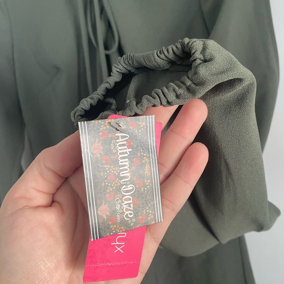 Xhilaration Olive Green Long Sleeve Tie-Neck Romper with Sleeve Cut Outs NWT - Picture 3 of 7